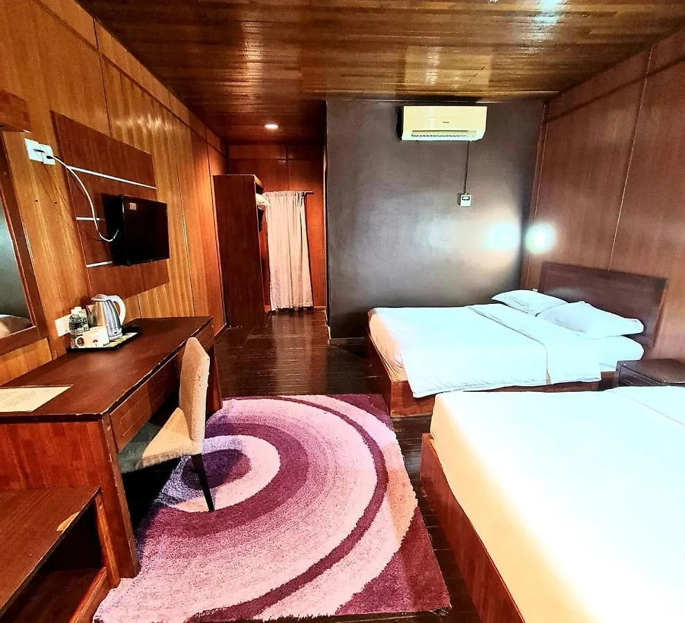Langgura Baron Resort Pantai Cenang  2*, Pantai Cenang (Langkawi)